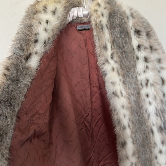 VINTAGE Jordache Faux Fur Coat USA-Fire LG- Read AMAZING STYLE- GLAM- PERFECT - Picture 4 of 8